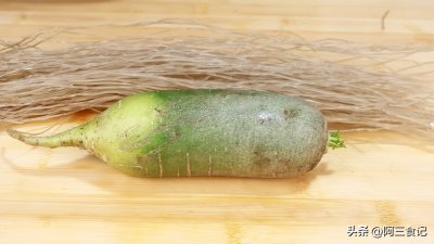 ​粉条怎么做好吃?不要直接煮着吃了，加一个萝卜，这样做太香了，下饭又解馋