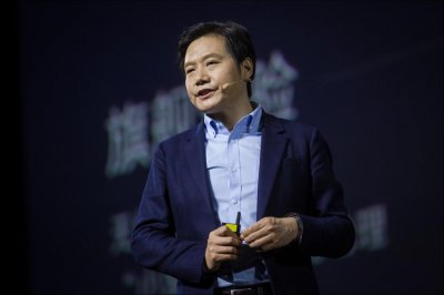 ​车企越降价，雷军越尴尬？