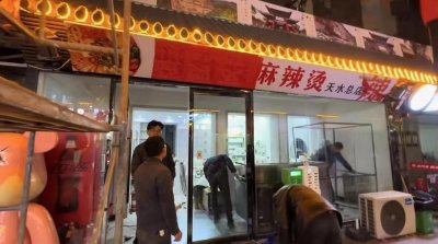 ​甘肃天水一理发店连夜“爆改”成麻辣烫店，股东：太火了，全是游客