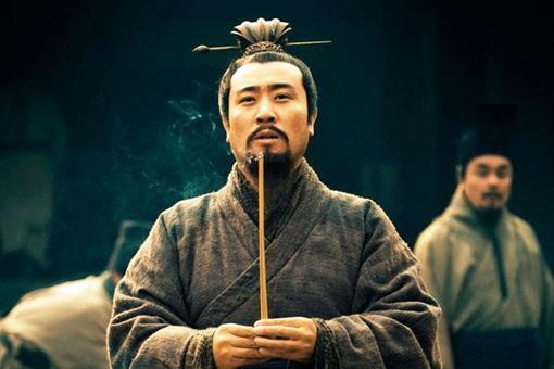 刘备既然选择与曹操为敌,那他什么不投靠袁绍?