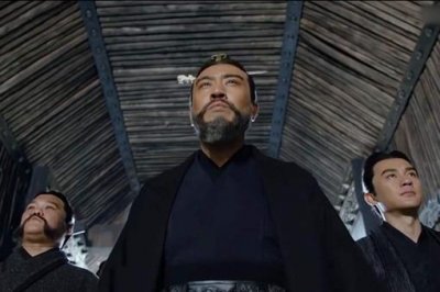 ​荀彧和荀攸谁更受曹操重用?两人谁功劳更大?