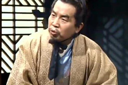 曹刿论战与贾诩论战分别讲的什么?