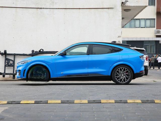 福特Mustang Mach-E5座落地多少钱？-