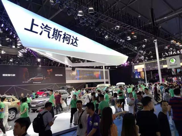 成都人为啥那么爱豪车?看看车展各大豪华品牌展台便知晓-