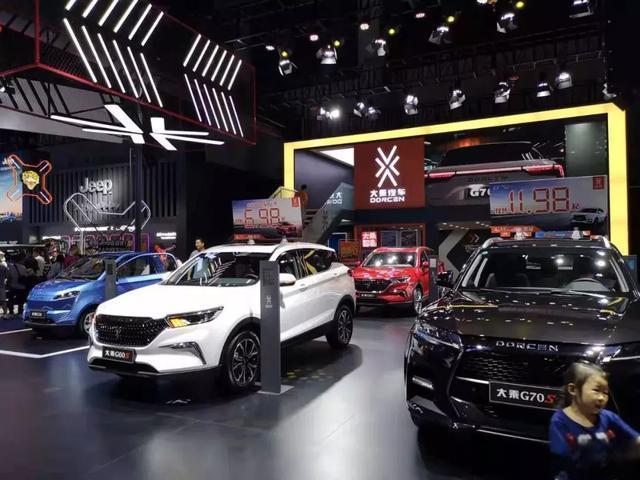 成都人为啥那么爱豪车?看看车展各大豪华品牌展台便知晓-