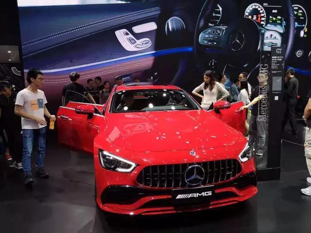成都人为啥那么爱豪车?看看车展各大豪华品牌展台便知晓-