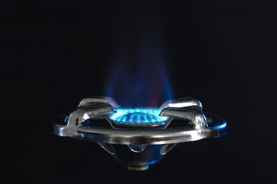 ​成都、重庆先后通报居民燃气问题，对多收取的燃气费将全额退款