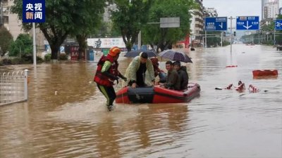 ​广东韶关转移被困群众，江湾镇已恢复通讯