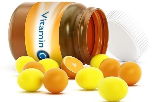 维生素c可以治疗口腔溃疡吗 维生素c适合什么年龄段的人吃 维生素c可以治疗口腔溃疡吗 维生素c适合什么年龄段的人吃