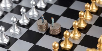 ​610亿美元对乌援助，两顶帽子背后的三层逻辑