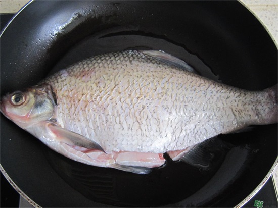 三伏灸可以吃鱼吗?三伏灸可以吃什么鱼? 三伏灸可以吃鱼吗?三伏灸可以吃什么鱼?