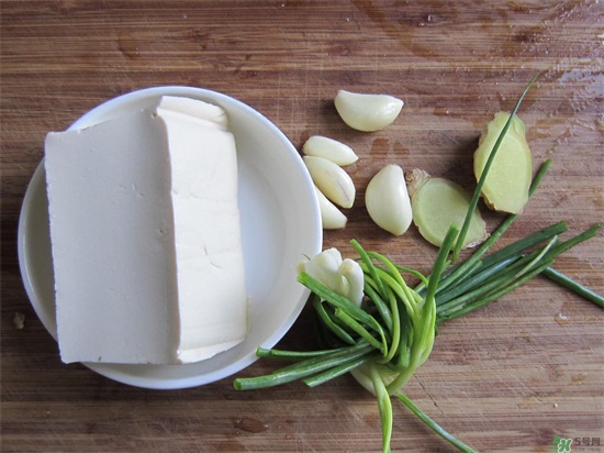 三伏灸可以吃鱼吗?三伏灸可以吃什么鱼? 三伏灸可以吃鱼吗?三伏灸可以吃什么鱼?