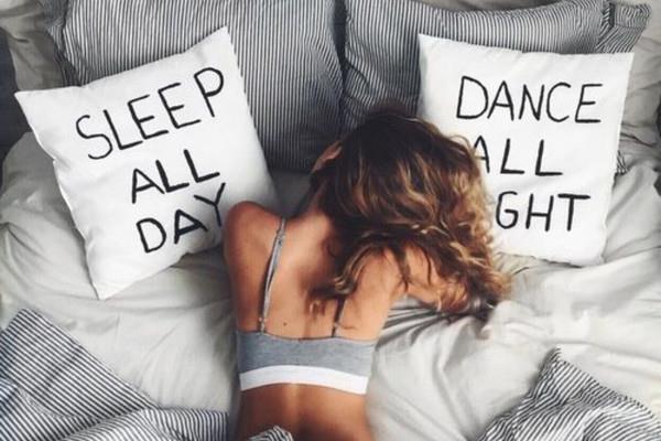 失眠怎么快速入睡 120秒入睡法 失眠怎么快速入睡 120秒入睡法