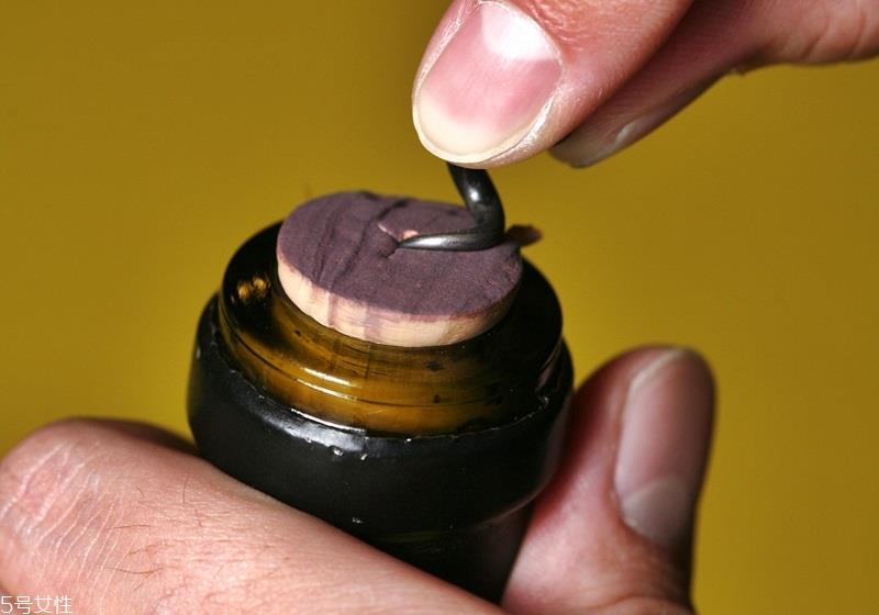 葡萄酒怎么用开瓶器开 4种开瓶器的使用方法 葡萄酒怎么用开瓶器开 4种开瓶器的使用方法