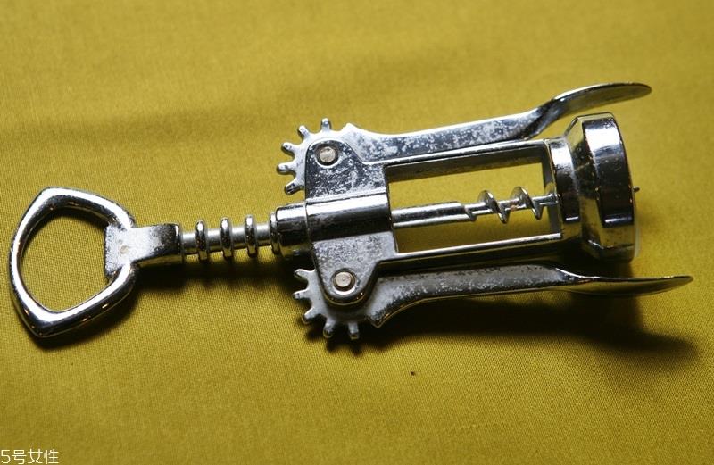 葡萄酒怎么用开瓶器开 4种开瓶器的使用方法 葡萄酒怎么用开瓶器开 4种开瓶器的使用方法