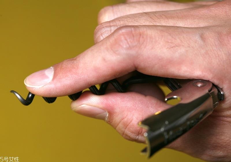 葡萄酒怎么用开瓶器开 4种开瓶器的使用方法 葡萄酒怎么用开瓶器开 4种开瓶器的使用方法