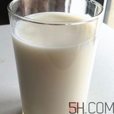 牛奶煮开了还有营养吗?牛奶可以加热吗? 牛奶煮开了还有营养吗?牛奶可以加热吗?