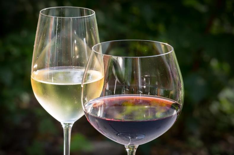 霞多丽干白葡萄酒750ml价格 霞多丽干白葡萄酒多少钱一瓶 霞多丽干白葡萄酒750ml价格 霞多丽干白葡萄酒多少钱一瓶