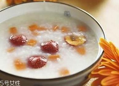 不吃晚餐减肥效果好不好？素食减肥的误区