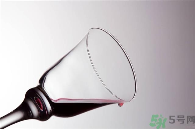 红酒是葡萄酒吗?葡萄酒和红酒有什么区别 红酒是葡萄酒吗?葡萄酒和红酒有什么区别