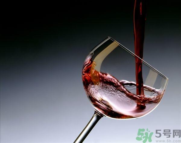 红酒是葡萄酒吗?葡萄酒和红酒有什么区别 红酒是葡萄酒吗?葡萄酒和红酒有什么区别