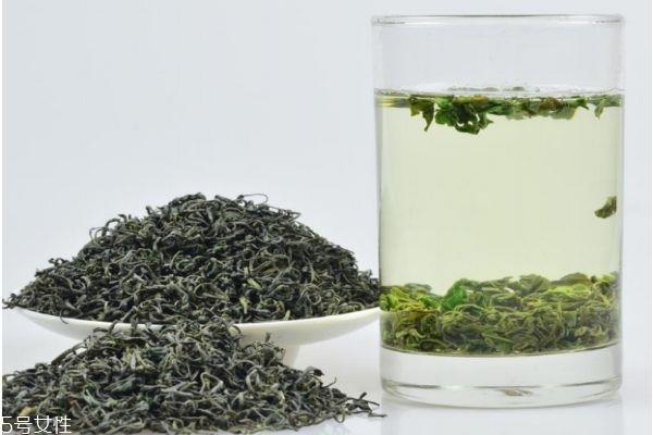 崂山绿茶的真假鉴别 教您如何识别劣质的崂山绿茶 崂山绿茶的真假鉴别 教您如何识别劣质的崂山绿茶