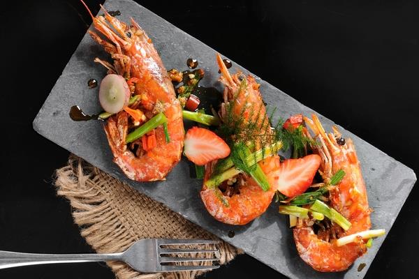 想用西餐前需要知道的礼仪文化问题 想用西餐前需要知道的礼仪文化问题