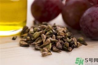 葡萄籽怎么吃效果最好？无籽葡萄对身体有害吗？