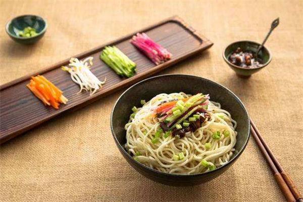 夏至吃什么面最好 夏至吃面条的寓意