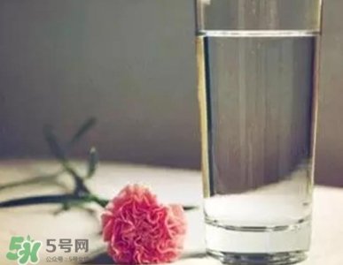 ​饮用水含微塑料有什么危害？饮用水中的微塑料怎么来的