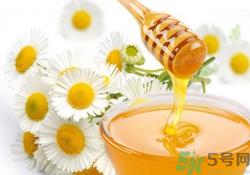 每天喝柠檬水可以排毒吗？和柠檬水好不好？