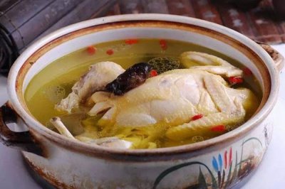 ​鸡汤可以放胡萝卜吗 鸡汤的吃法