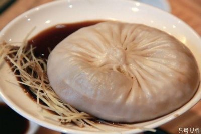 ​蟹黄汤包怎么做好吃呢 蟹黄汤包是哪来的特产呢