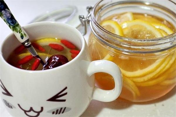 蜂蜜可以和枸杞一起泡吗 蜂蜜的作用 蜂蜜可以和枸杞一起泡吗 蜂蜜的作用