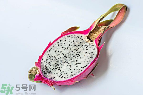 火龙果外面发霉了里面还能吃么？火龙果外皮烂了还能吃吗？