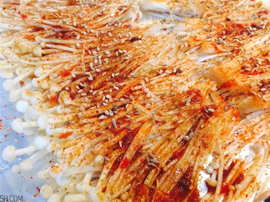 烤金针菇好吃的做法 烤箱版与家庭版推荐 烤金针菇好吃的做法 烤箱版与家庭版推荐