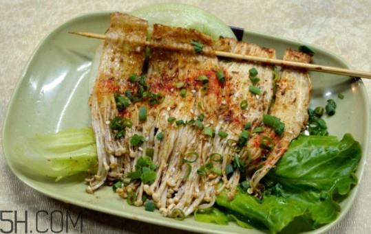 烤金针菇好吃的做法 烤箱版与家庭版推荐 烤金针菇好吃的做法 烤箱版与家庭版推荐