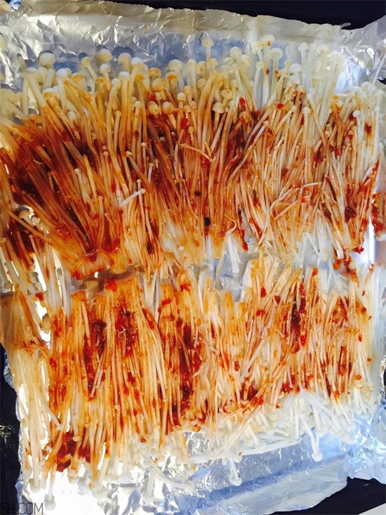 烤金针菇好吃的做法 烤箱版与家庭版推荐 烤金针菇好吃的做法 烤箱版与家庭版推荐