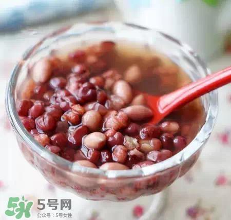 红豆薏米粥的营养价值 红豆薏米粥的功效与作用及做法