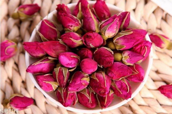 玫瑰花泡水能泡几次 玫瑰花泡水喝的好处