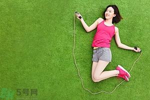 跳绳有什么好处?跳绳有什么好处和坏处? 跳绳有什么好处?跳绳有什么好处和坏处?