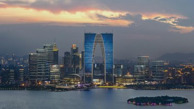 ​全国第六城争夺战：苏州暂时领先，成都靠什么反超？