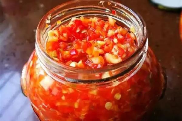 辣椒酱会生虫子吗 辣椒酱生蛆了还能吃吗