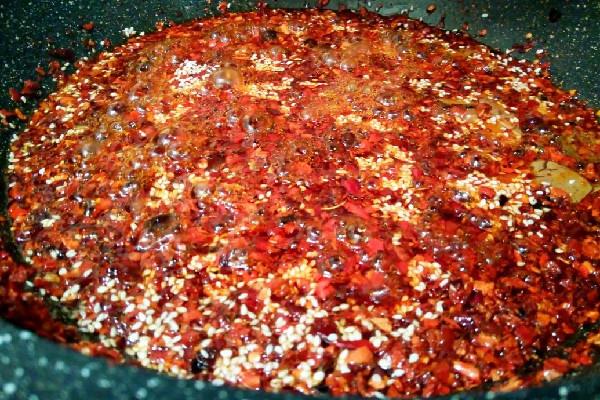 辣椒酱会生虫子吗 辣椒酱生蛆了还能吃吗