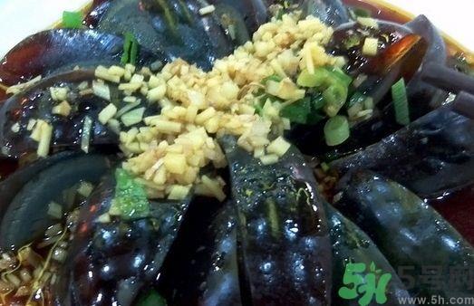 皮蛋可以和葱一起吃吗?皮蛋能和葱同吃吗? 皮蛋可以和葱一起吃吗?皮蛋能和葱同吃吗?