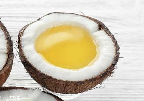 椰子油可以直接涂脸上吗 椰子油护肤用法 椰子油可以直接涂脸上吗 椰子油护肤用法