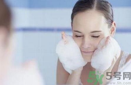 米汤可以洗脸吗?米汤洗脸有什么好处? 米汤可以洗脸吗?米汤洗脸有什么好处?