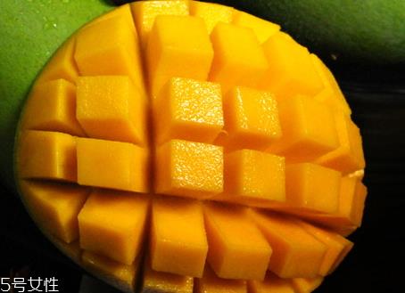 青芒长黑斑还能吃吗 皮上的黑斑不影响食用