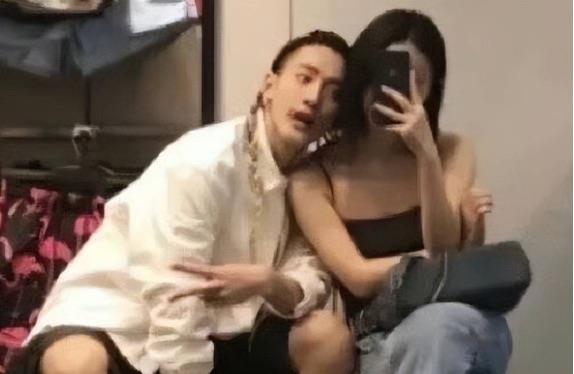 娱乐邓为有圈外女友很漂亮合照高清曝光,邓为唯一承认的前女友叫什么 1