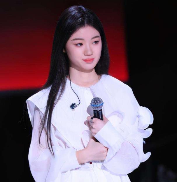 娱乐单依纯的个人资料:单依纯签约哪家公司 2